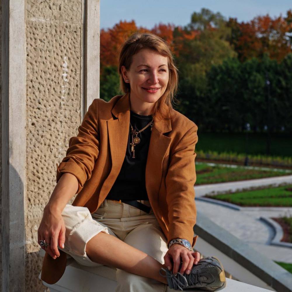 Meet your Posher, Елена